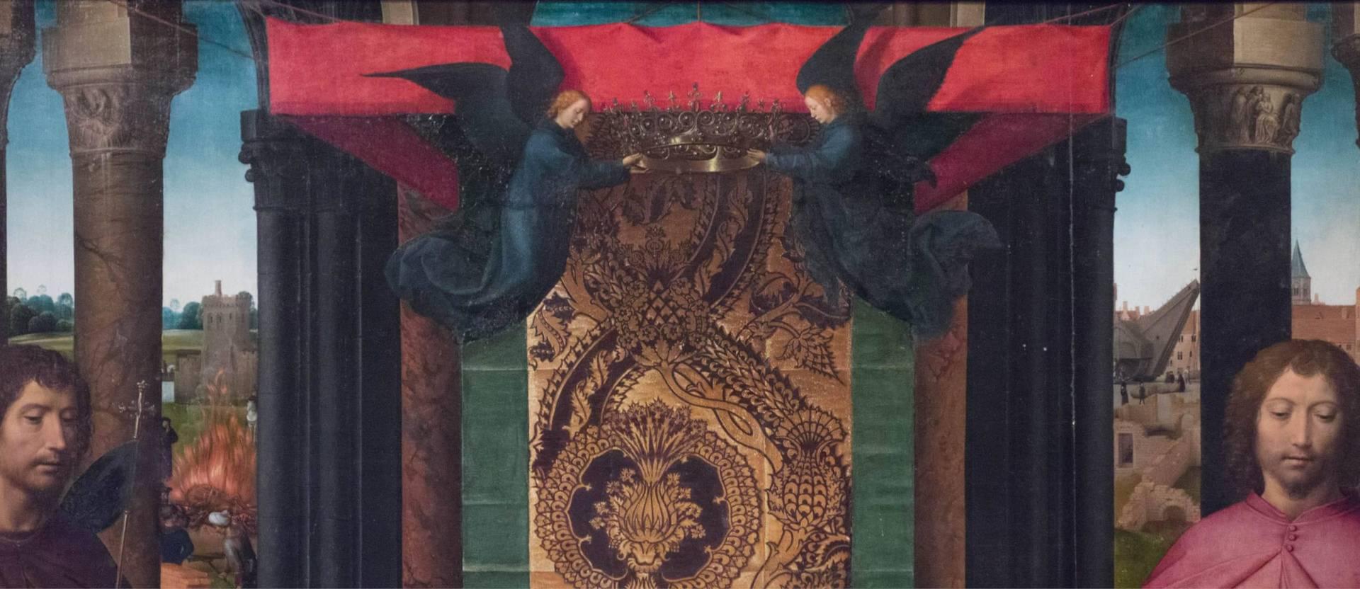 Hans MEMLING, “Triptyque de Jean-Baptiste et de Jean l'Évangéliste”, détail du panneau central, deux anges portent la couronne de la Vierge, Musée Hans Memling, Hôpital Saint-Jean, Bruges (Brugge) Hans MEMLING, “Triptyque de Jean-Baptiste et de Jean l'Évangéliste”, détail du panneau central, deux anges portent la couronne de la Vierge, Musée Hans Memling, Hôpital Saint-Jean, Bruges (Brugge)