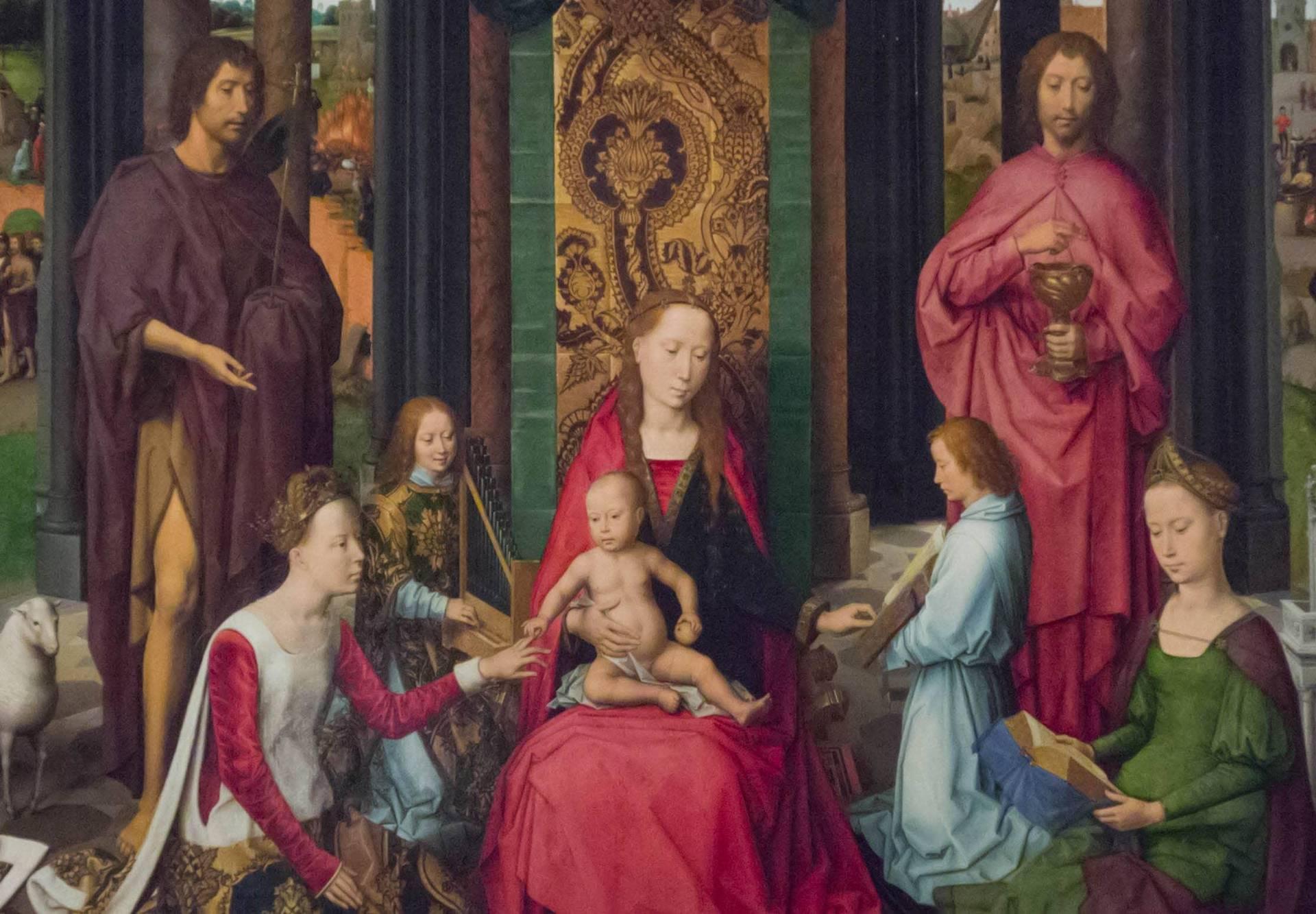 Hans MEMLING, “Triptyque de Jean-Baptiste et de Jean l'Évangéliste”, détail du panneau central, une conversation sacrée autour de la Vierge Marie et l'enfant Jésus, Musée Hans Memling, Hôpital Saint-Jean, Bruges (Brugge) Hans MEMLING, “Triptyque de Jean-Baptiste et de Jean l'Évangéliste”, détail du panneau central, une conversation sacrée autour de la Vierge Marie et l'enfant Jésus, Musée Hans Memling, Hôpital Saint-Jean, Bruges (Brugge)
