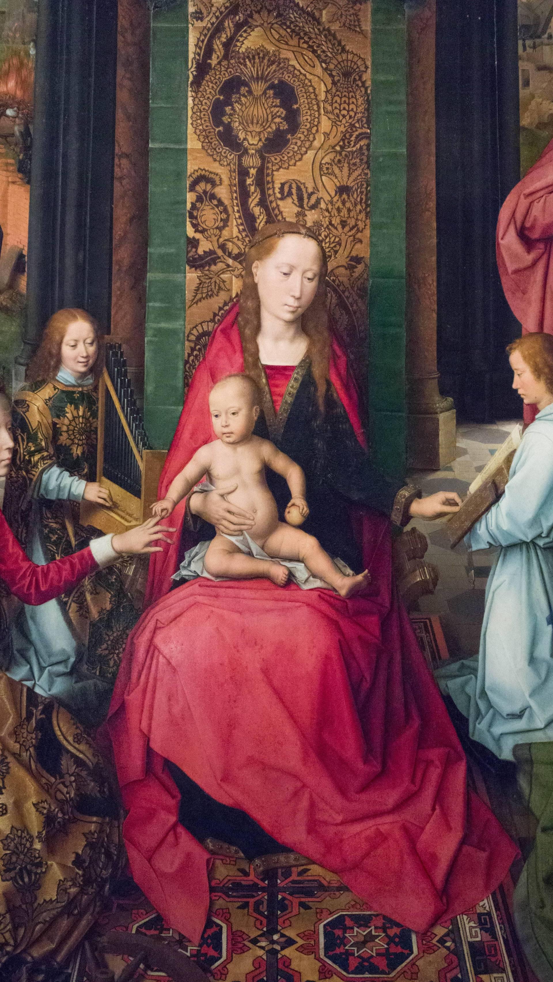Hans MEMLING, “Triptyque de Jean-Baptiste et de Jean l'Évangéliste”, détail du panneau central, “la Vierge et l'enfant Jésus”, Musée Hans Memling, Hôpital Saint-Jean, Bruges (Brugge) Hans MEMLING, “Triptyque de Jean-Baptiste et de Jean l'Évangéliste”, détail du panneau central, la “Vierge et l'enfant Jésus”, Musée Hans Memling, Hôpital Saint-Jean, Bruges (Brugge)